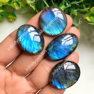 Cabochon di pietra preziosa labradorite blu appariscente di qualità AAA+, forma ovale da 23 x 30 mm circa, confezione da 4 pezzi come in foto, regalo per una persona speciale 84551