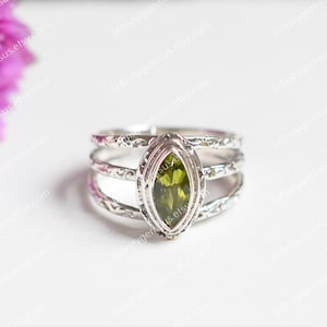 Green Peridot Ring Gold, August Birthstone Ring, Solitaire Stone Ring, Sterling Silver Ring, Stacking Ring, Solitaire Ring, Danity Ring