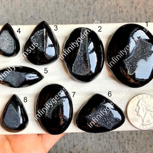 Hermoso cabujón DRUZY DE VENTANA NEGRA de color negro, piedra preciosa semipreciosa natural para hacer colgantes, forma increíble y hermoso diseño Druzy