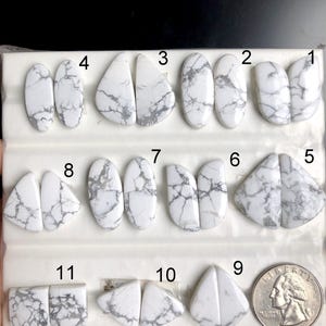 Paire de boucles d'oreilles en howlite, cabochons, pierres semi-précieuses naturelles pour la fabrication de bijoux, cabochons polis à la main, bijoux emballés dans du fil