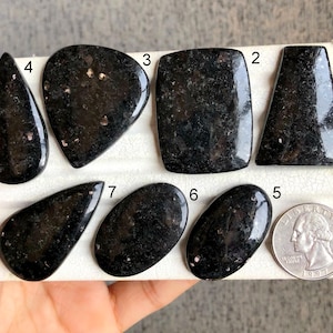 Nuummite cabochon van goede kwaliteit, nuummite-westerse stijl, beschermingskristal, groothandel, cabochons Love, LOT-Y