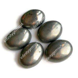13 x 18 mm natuurlijke pyrietcabochon, ovale vorm Verpakking van 5 stuks met platte achterkant losse edelstenen Lot voor oorbellen, hangers en sieraden maken, energiecentrales