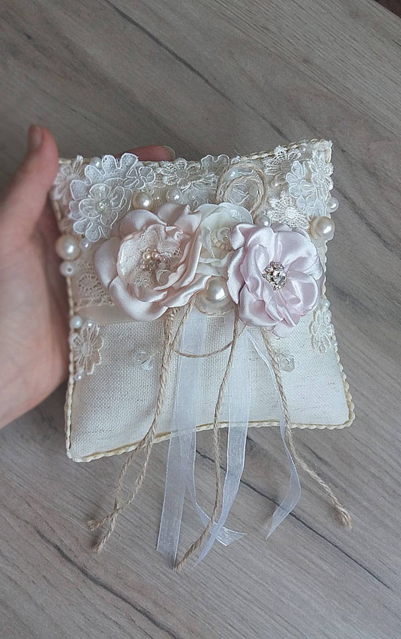 Wedding ring pillow Ivory ring pillow Ring bearer pillow Shabby chic bridal pillow Wedding cushion for rings Boho ring pillow Rings holder