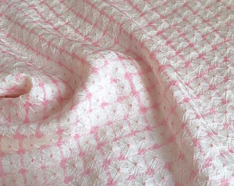 Juban de mujer, debajo del kimono, forrado, seda, teñido shibori blanco y rosa, vestido de interior, vestido japonés, nagajuban, teñido y atado.