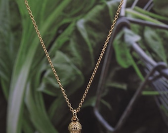 Złoty naszyjnik z żołędziem: regulowana długość, srebro próby 925 pokryte złotem z recyklingu