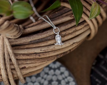 Ciondolo a forma di campanula in argento sterling: catena regolabile, collana floreale