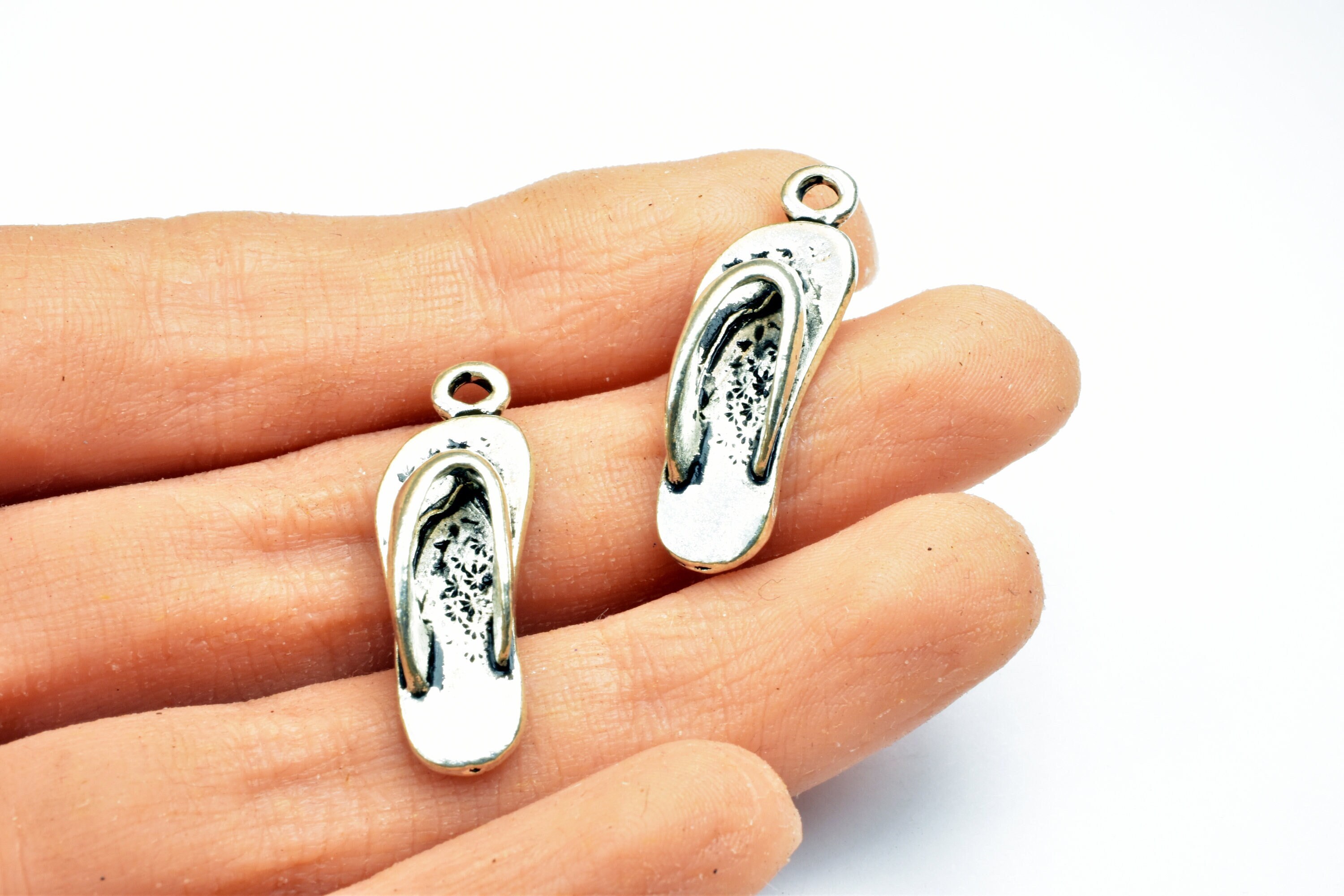 ビーチサンダルチャームペンダント サイズ 28.5 x 10 mm シルバー 