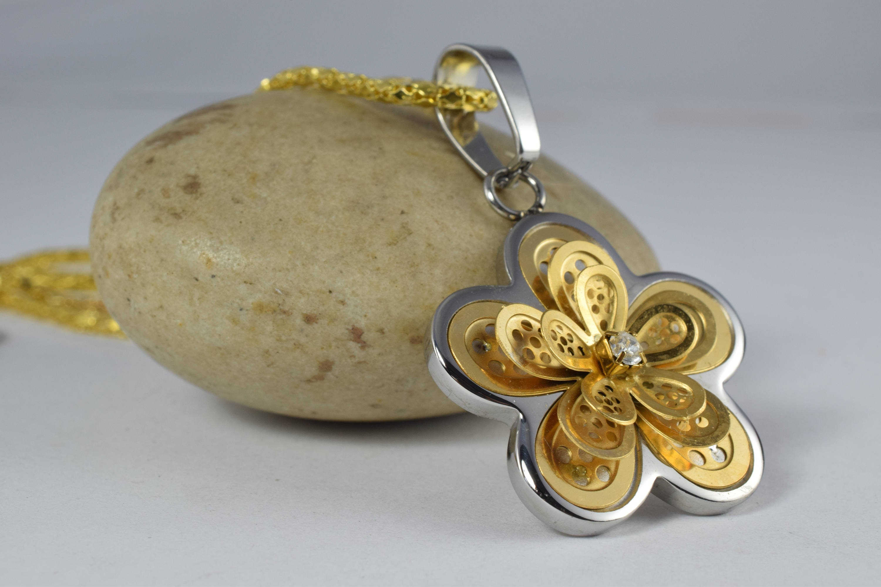 ゴールドストーンペンダント K10 ブルームーンストーン ペンダントトップ[商品番号:KK0772