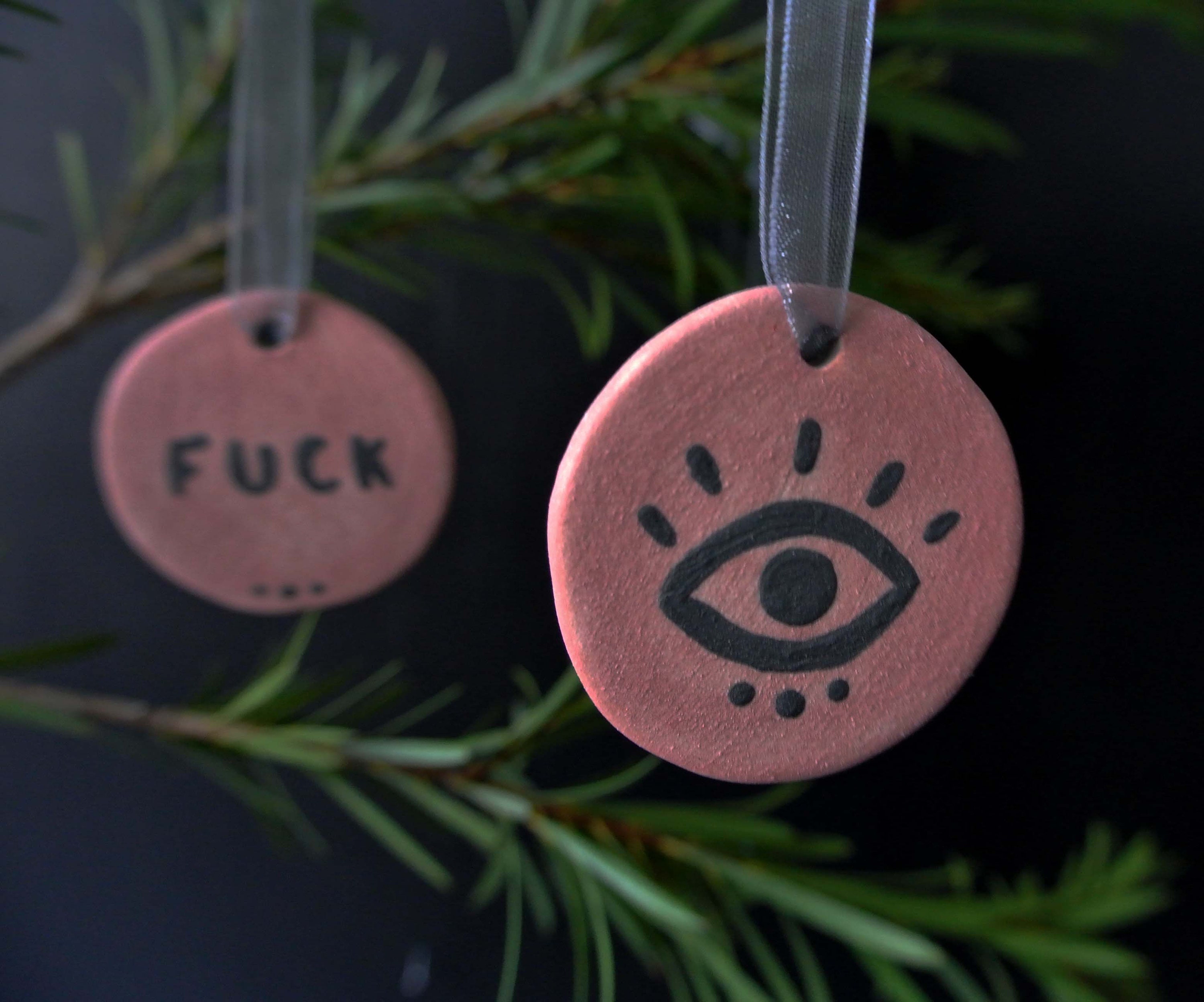 Les Médaillons à Suspendre