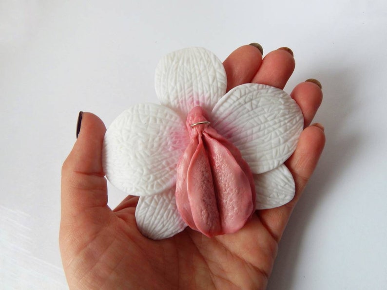Big White statement orchid vagina brooch Yoni brooch Erotic feminist wedding gift for lesbian Pink vulva jewelry Pussy pin Vulva flower