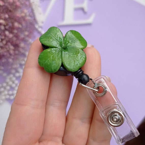 Clover badge reel Retractable ID card holder St. Patrick's Day 4leaf Nurse badge Retractable reel Slide clip quatrefoil badge reel