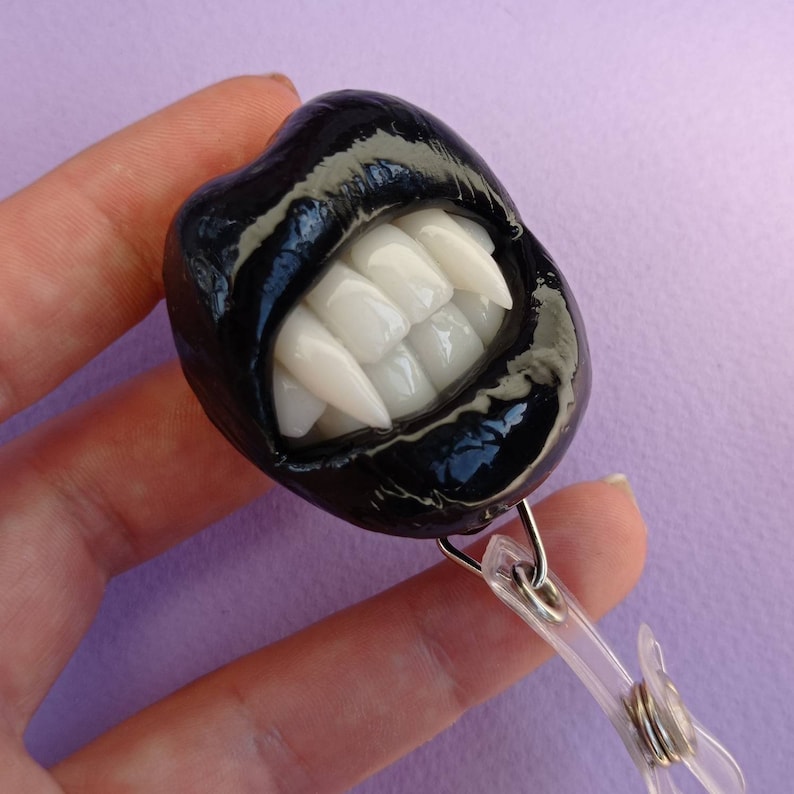 Badge reel Nurse halloween gift Black Vampire's fangs lip RN ER Retractable reel Creepy 3d ID card holder Doctor Aide medical assistant immagine 6