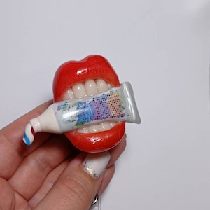 Badge reel For dentist ID card holder 3d lips with Tube  Toothpaste  ER  Nurse Medic Doctor gift Retractable reel Slide clip