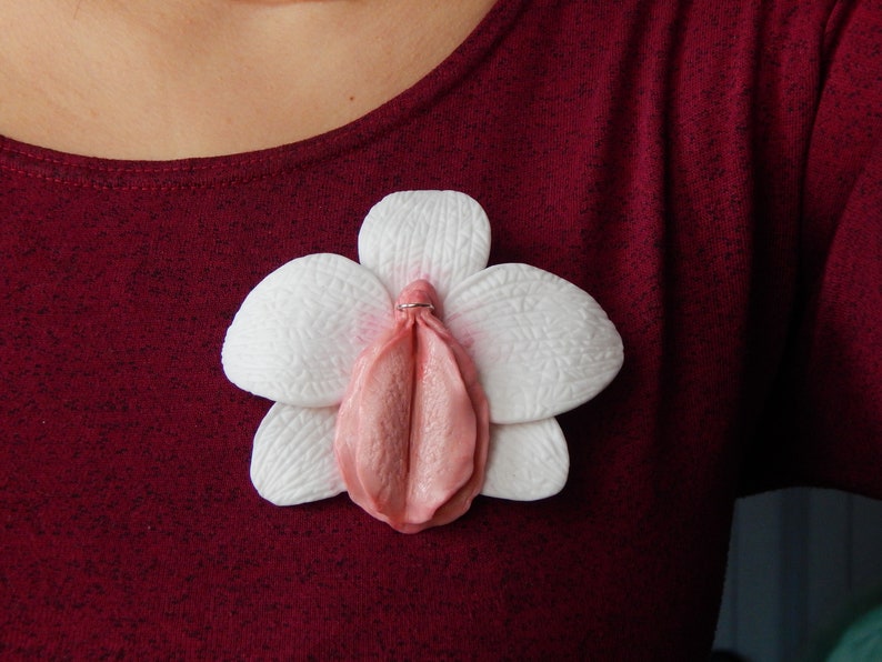 Big White statement orchid vagina brooch Yoni brooch Erotic feminist wedding gift for lesbian Pink vulva jewelry Pussy pin Vulva flower