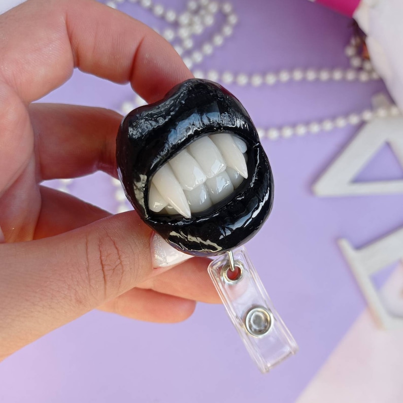 Badge reel Nurse halloween gift Black Vampire's fangs lip RN ER Retractable reel Creepy 3d ID card holder Doctor Aide medical assistant immagine 4