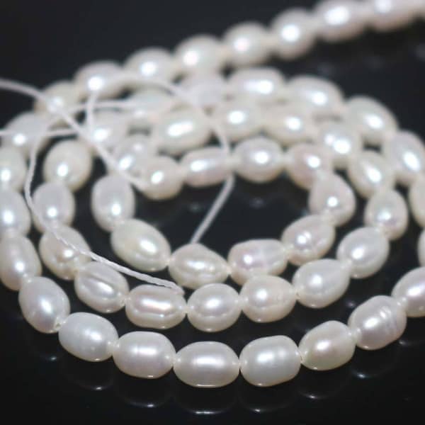 AA Natural Freshwater Pearls Rice Beads,Pearls Beads,Natural pearls Beads Wholesale Supply,one strand 14"