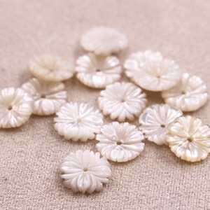 Natural MOP White Shell Carving Flower Beads,Carving Shell Flower, Shell Flower Beads,Shell Flowers