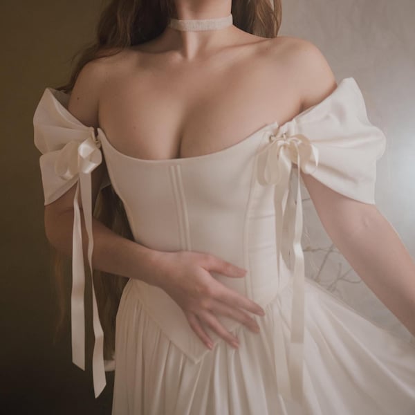 Elfenbein-Hochzeitskleid, Renaissance-Korsettkleid, Feenbrautkleid, schulterfreies Schnürkleid