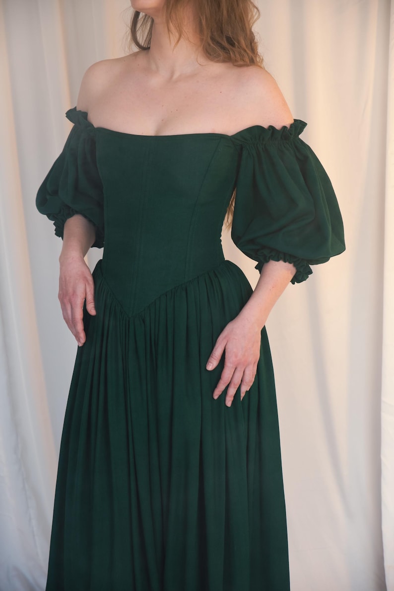 emerald green linen dress flowing skirt renaissance style