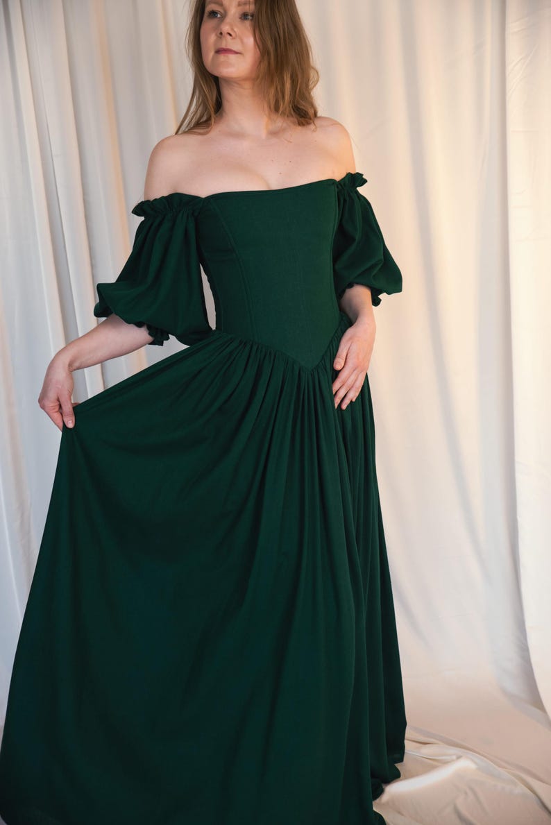 green renaissance dress fitted corset bodice front