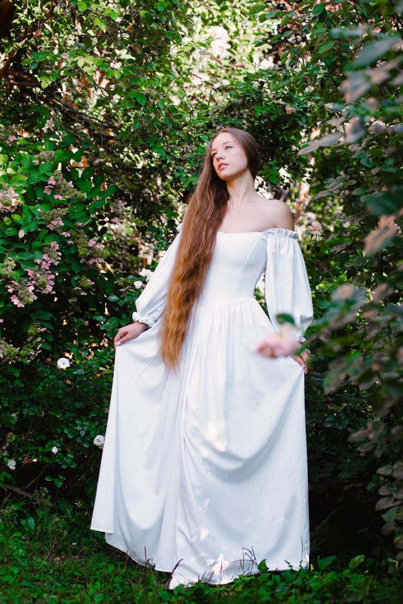 cottagecore bridal gown renaissance aesthetic