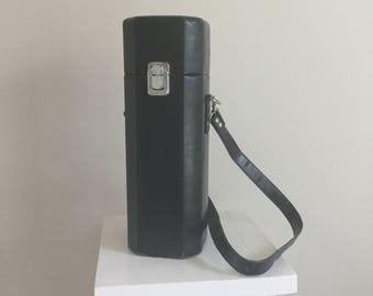 Picnic time. "Legacy" wine caddy. Leather.