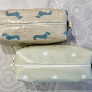 Waterproof toiletry/cosmetic bag Polka dots and Dachshund image 5