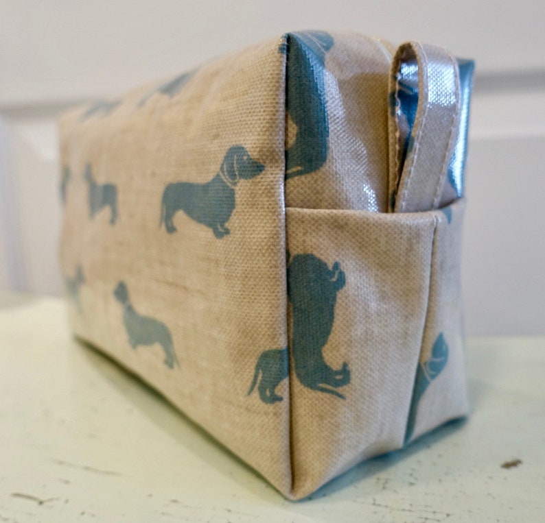 Waterproof toiletry/cosmetic bag Polka dots and Dachshund image 6