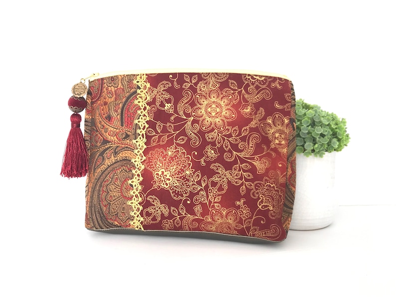 Medium size cosmetic bag, Medium size toiletry bag 'Victoria and Albert' image 1