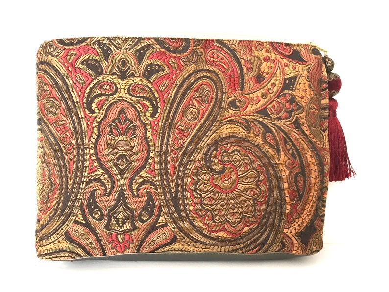 Medium size cosmetic bag, Medium size toiletry bag 'Victoria and Albert' image 6