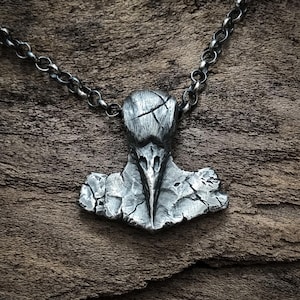 Wisiorek Mjolnir z Krukiem - Młot Thora z Krukiem Odyna na czele