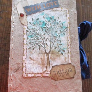 Preço reduzido - With Love Junk / Tailer Made Livro alterado feito com cartões comemorativos