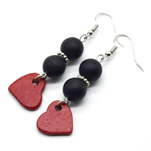 Herz Ohrringe mit Onyx Perlen, lange rot schwarz Ohrhänger, Geschenk Muttertag, Jahrestag Geschenkideen für Frau, Ich liebe dich Geschenk