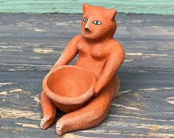 Cat with Keepsake Pot: Mini sculpture