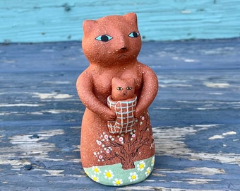 Mama Cat: Mini sculpture