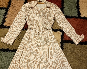 Vintage Women’s dress, HoneyComb Bee brand, Retro, circa 1970’s, Long sleeve shirt dress