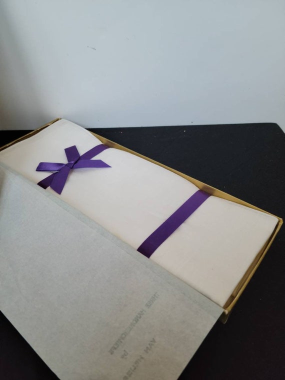 Box set of 3 Handkerchiefs, Vintage Irish Linen, … - image 10