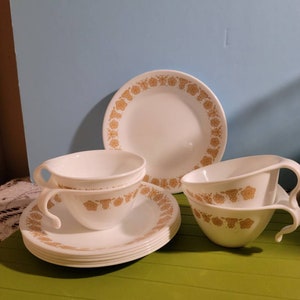 Set of 4 Corelle, cups and saucers,  Butterfly gold pattern, Corning