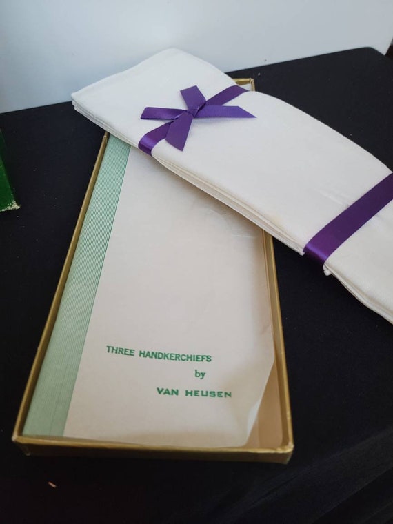 Box set of 3 Handkerchiefs, Vintage Irish Linen, … - image 4
