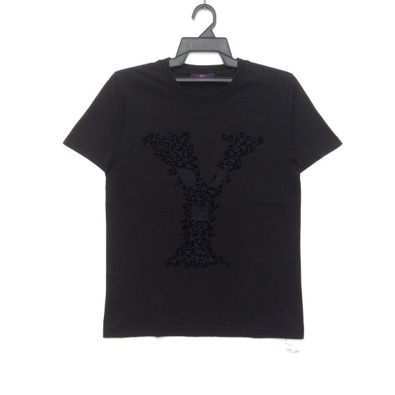 Tシャツ・カットソー Yohji Yamamoto STRONG TWISTED FRAISE 3D LONG HENRY T-SHIRT STRONG TWISTED FRAISE 3D LONG HENRY T-SHIRT – THE SHOP YOHJI