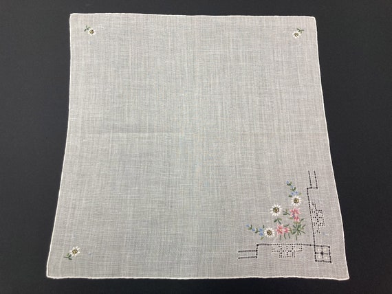 HAND EMBROIDERED HANDKERCHIEF / by hand / super f… - image 2