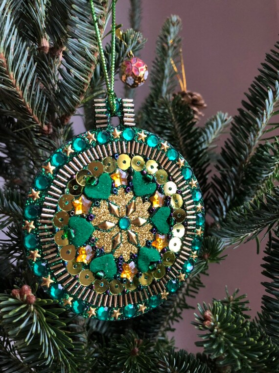 gold christmas tree ornaments