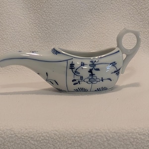 Royal Tetau/Bayreuth Invalid Feeder/Pap Boat Chateau Blue Strawflower/Blue Onion Pattern, Hand Painted, Unmarked 1880s, Rare, Mint Condition