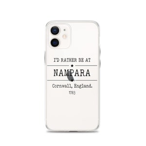 Peut inclure: Une coque de téléphone transparente avec un fond blanc et du texte noir qui dit "I'd rather be at Nampara, Cornwall, England. 1783".