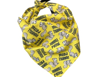 Pañuelos amarillos para perros, pañuelos para perros con estampado de ardillas, pañuelos divertidos para gatos, pañuelos para atar para perros y gatos.
