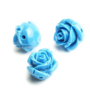 10mm Pack Of 10 Sky Blue Rose Flower Beads man-made synthetic beads wholesale