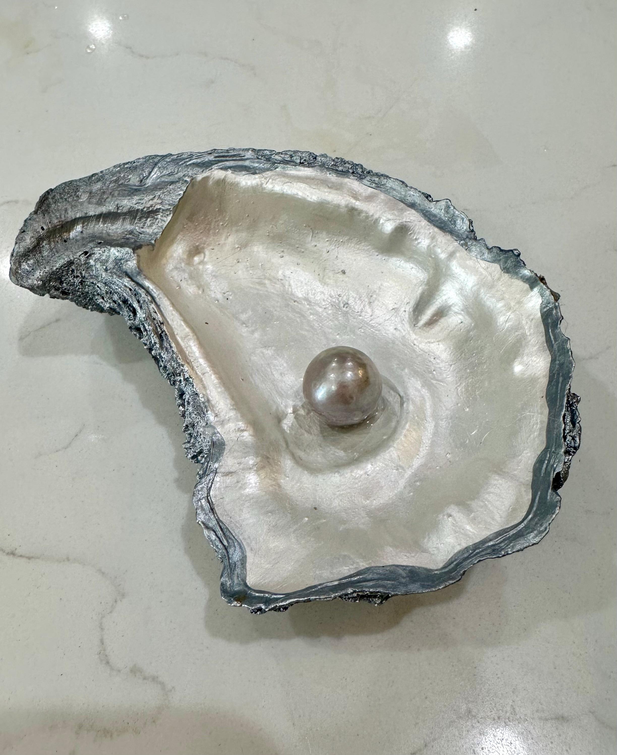 オッフェン　Offen scallop pearls pattern/BEIGE BUY ONLINE: Soho Soft Sage Shells Scallop Glazed Porcelain