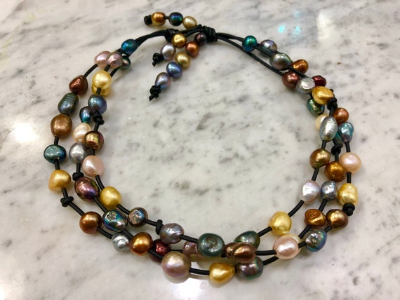 Dark Blue Dyed Cultured Freshwater Pearl Necklace with Swarovski(R) Crystals Dark Blue Dyed Cultured Freshwater Pearl Necklace with Swarovski(R) Crystals