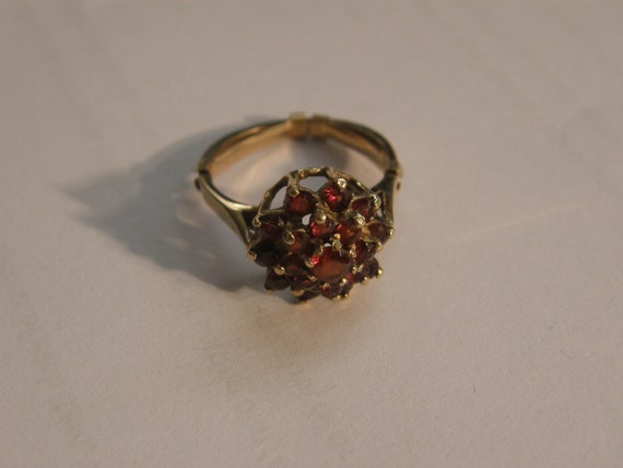 Vintage 9k Yellow Gold Garnet Ring with Matching … - image 3