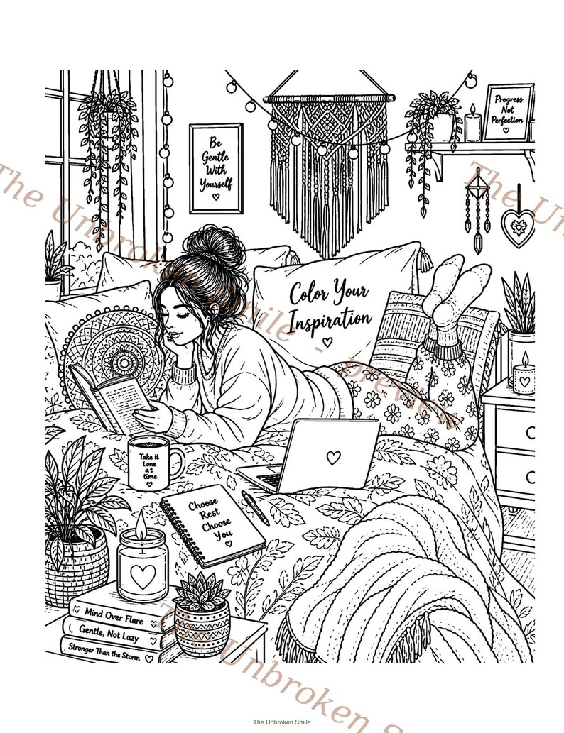 Peut inclure: Illustration en noir et blanc d'une chambre confortable. Une personne lit au lit, entour&eacute;e d'un ordinateur portable, d'une tasse et d'un carnet. L'image contient du texte tel que "Color Your Inspiration", "Be Gentle With Yourself" et "Choose Rest Choose You".